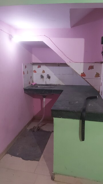 Furnished Amenities in 1.5 BHK Builder Floor at Mayur Vihar – for Rent