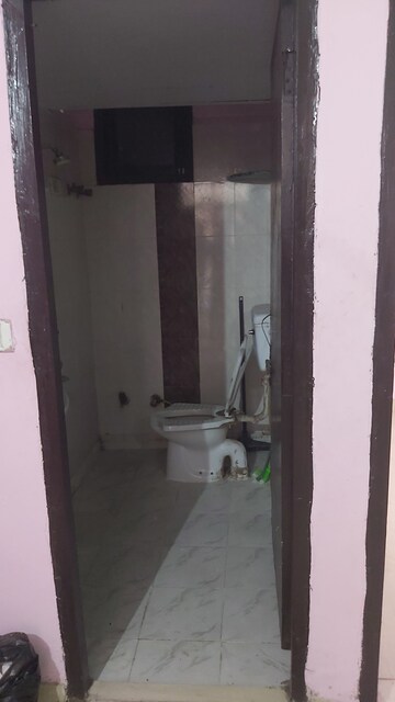 Bathroom in 1.5 BHK Builder Floor at Mayur Vihar – for Rent