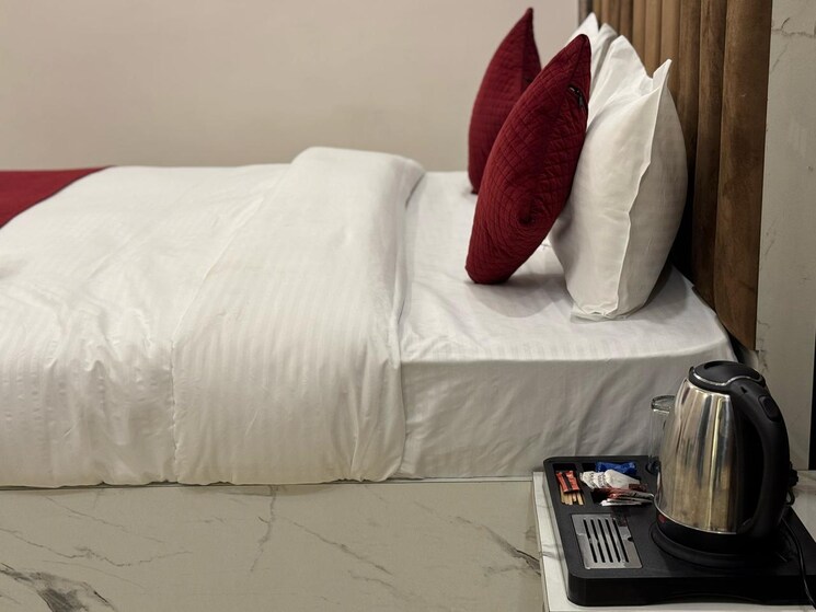 Bedroom, gomti nagar 6+ Bedroom 2250 Sq.Ft. Villa In Gomti Nagar Lucknow 9036189