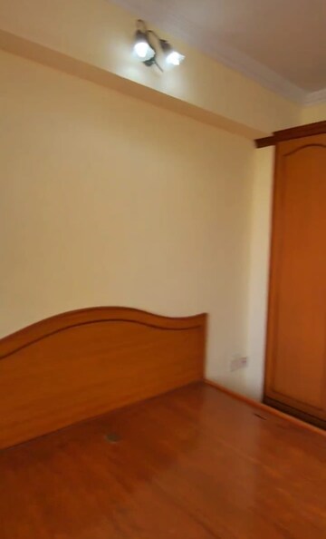 Room in 3 BHK Apartment at Heranadani Meadows Gemini, Ghodbunder Road – for Rent
