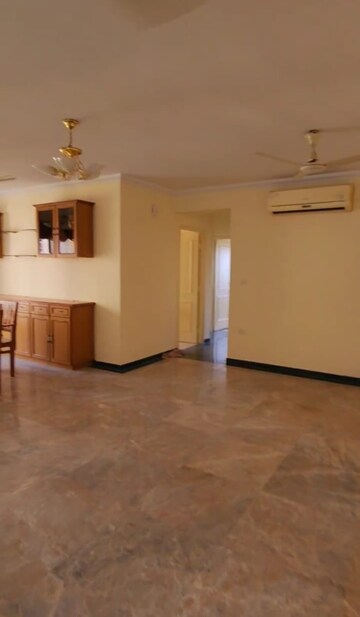 Room in 3 BHK Apartment at Heranadani Meadows Gemini, Ghodbunder Road – for Rent