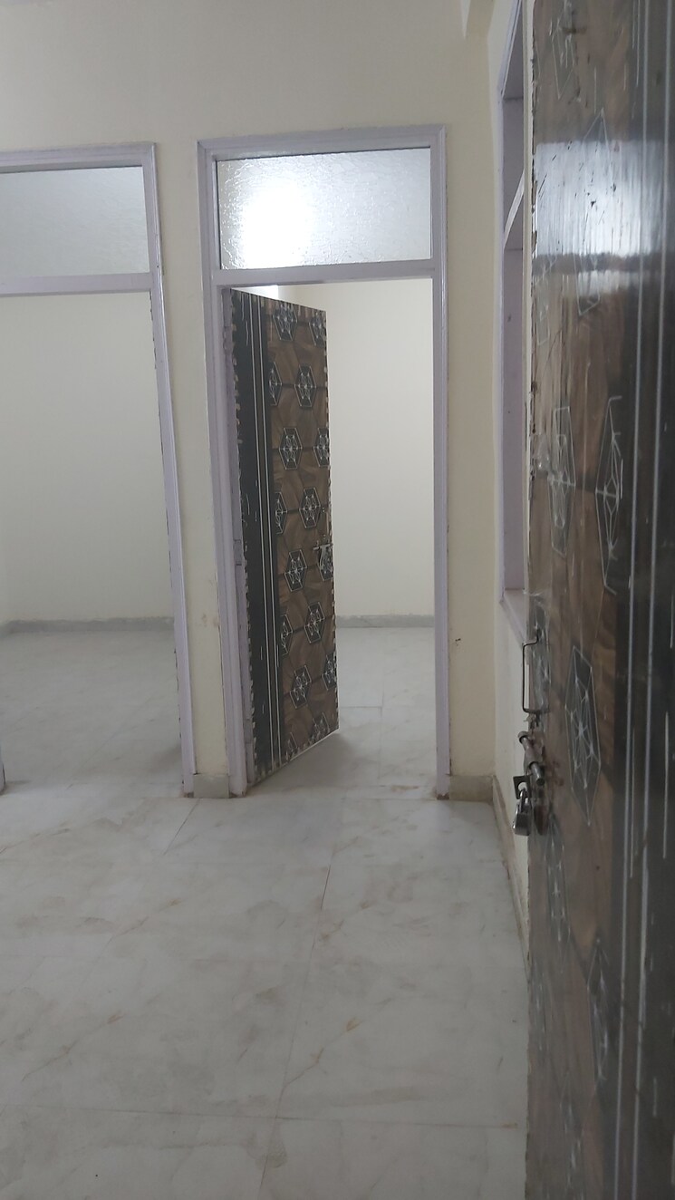 Kitchen, mayur vihar 2.5 Bedroom 650 Sq.Ft. Builder Floor In Mayur Vihar Delhi 9036215