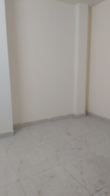 Room in 2.5 BHK Builder Floor at Mayur Vihar – for Rent
