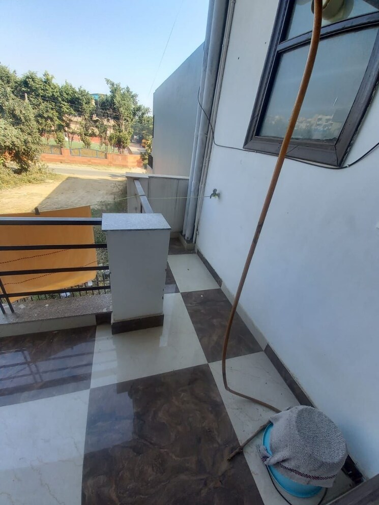 undefined, sector 45 1 RK 300 Sq.Ft. Builder Floor In Sector 45 Gurgaon 9036222