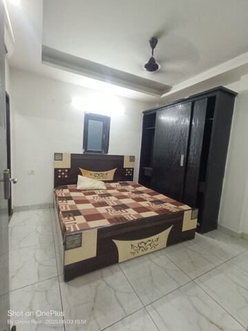Bedroom in 2 BHK Builder Floor at Sushant Vyapaar Kendra, Sector 43 – for Rent