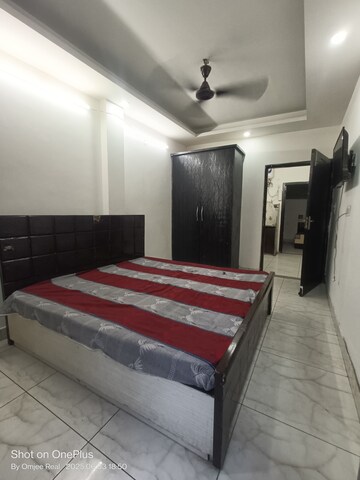 Bedroom in 2 BHK Builder Floor at Sushant Vyapaar Kendra, Sector 43 – for Rent