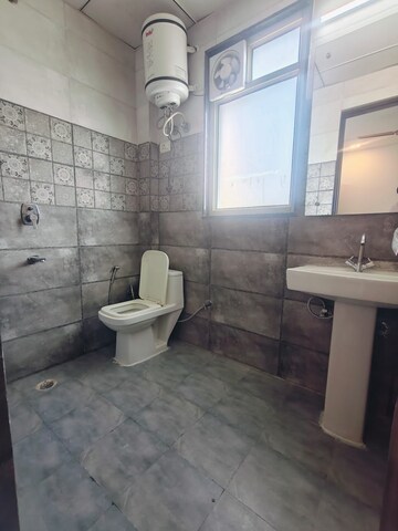 Bathroom in 1 RK Builder Floor at Sushant Vyapaar Kendra, Sector 43 – for Rent