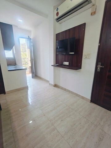 Room in 1 RK Builder Floor at Sushant Vyapaar Kendra, Sector 43 – for Rent