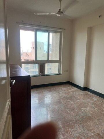 Bedroom in 2 BHK Apartment at Hiranandani Meadows, Manpada – for Rent