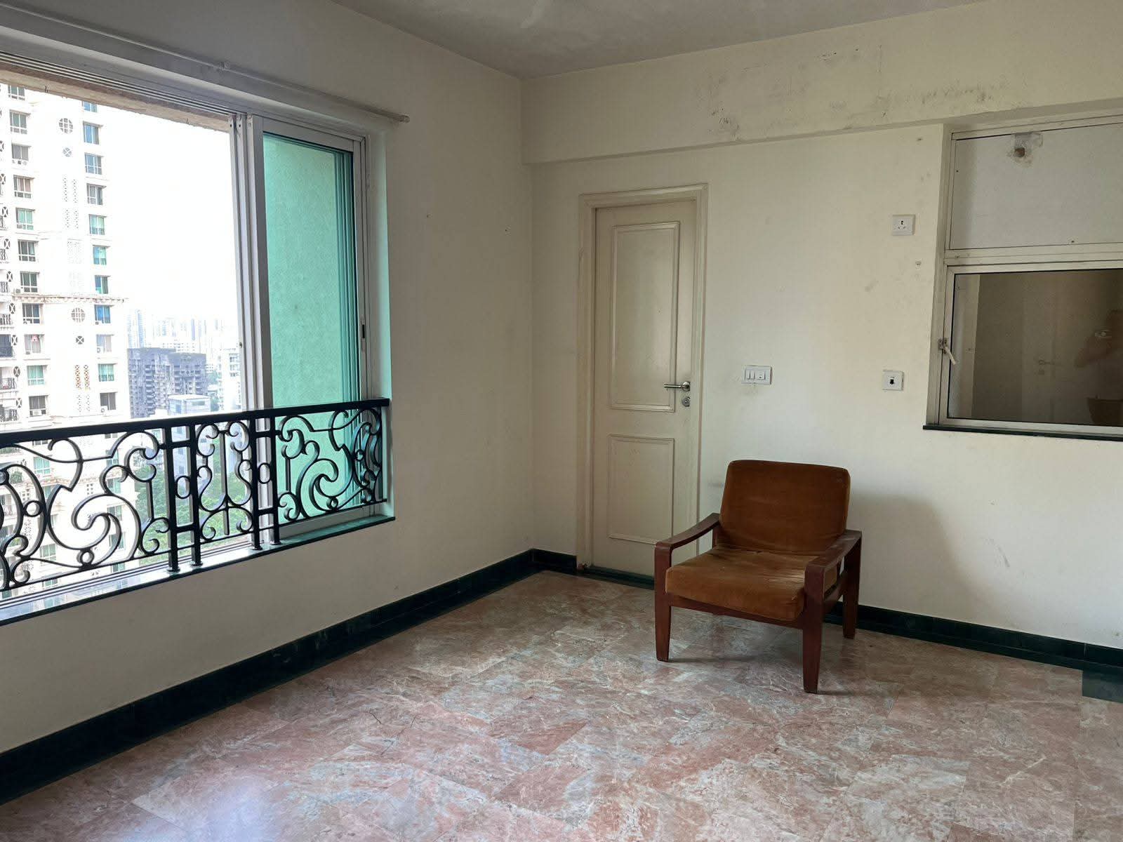 2 BHK Apartment For Rent in Hiranandani Meadows