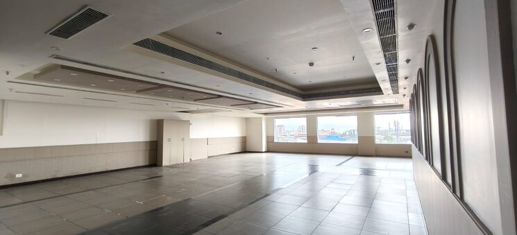 Room, mg road Commercial Office Space 5000 Sq.Ft. In Mg Road Kochi 9036296