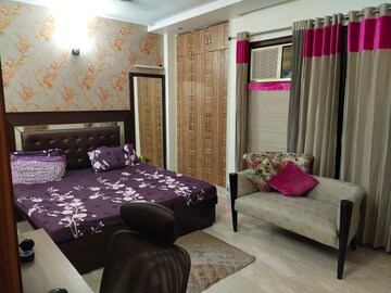 Living Room in 3 BHK Builder Floor at Ansal Sushant Lok I, Sector 43 – for Rent