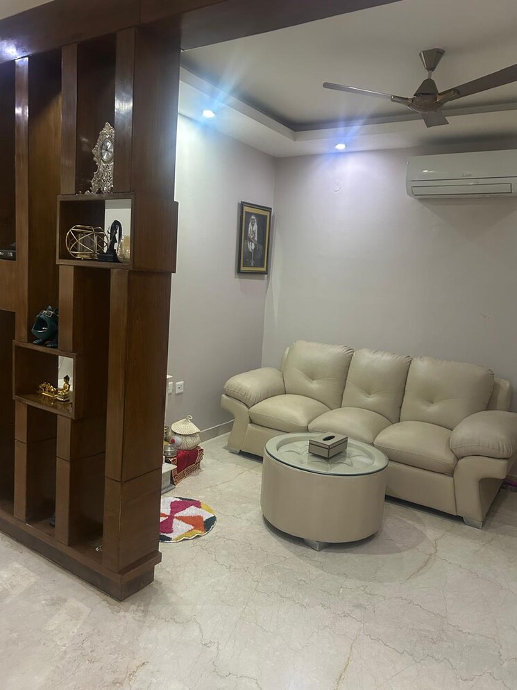 Bathroom, sector 23 3 Bedroom 269 Sq.Yd. Builder Floor In Sector 23 Gurgaon 9036340