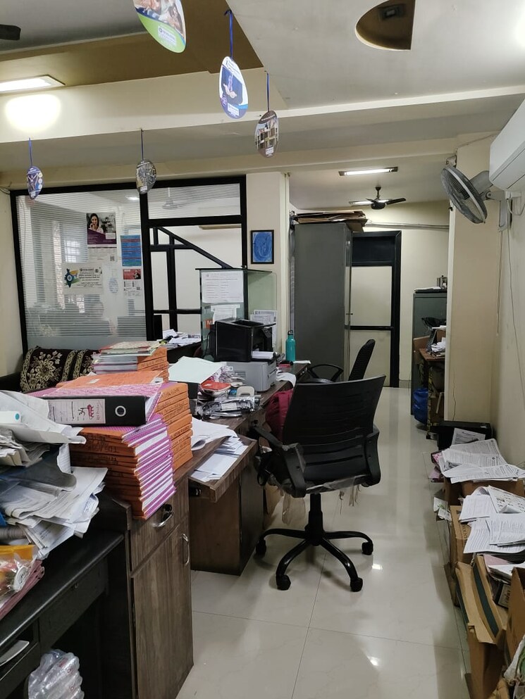 Team Area, kopar khairane Commercial Office Space 400 Sq.Ft. In Kopar Khairane Navi Mumbai 9036353