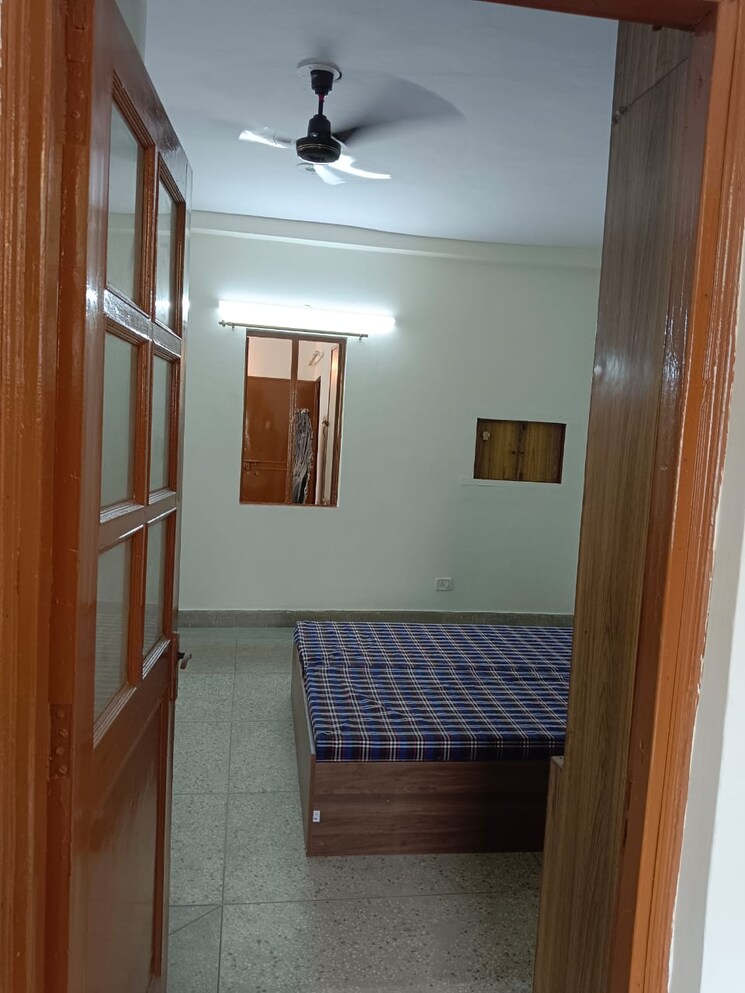 Room, lajpat nagar 4 2 Bedroom 786 Sq.Ft. Builder Floor In Lajpat Nagar 4 Delhi 9036343
