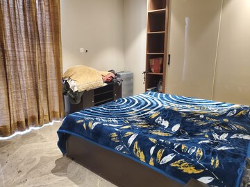 Bedroom in 2 BHK Builder Floor at Sector 23 – for Rent