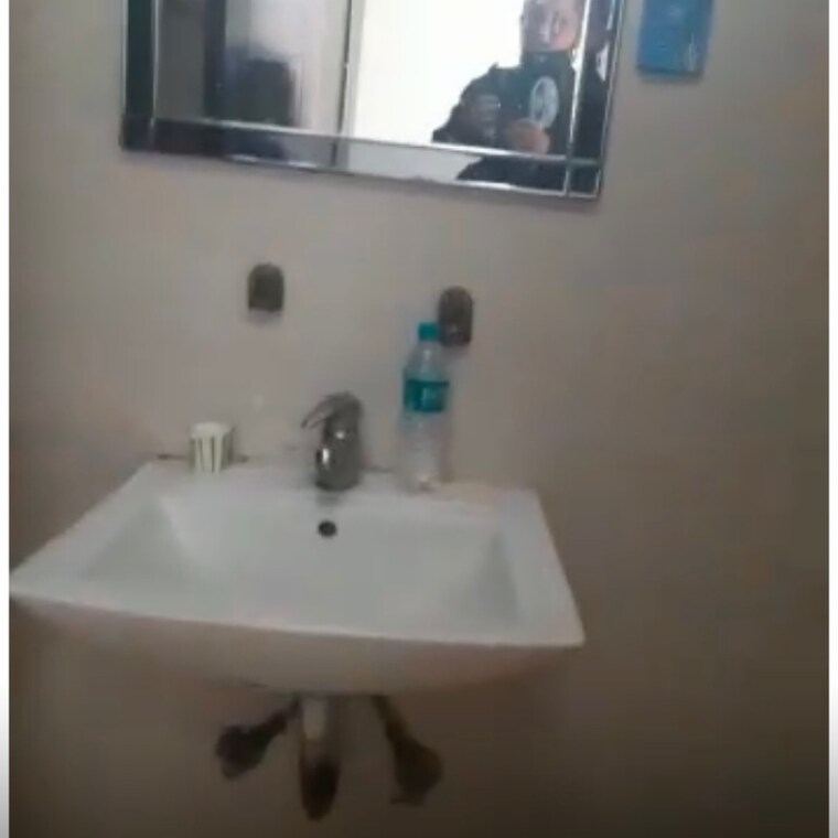 Bathroom, lajpat nagar i 2 Bedroom 900 Sq.Ft. Builder Floor In Lajpat Nagar I Delhi 9036380