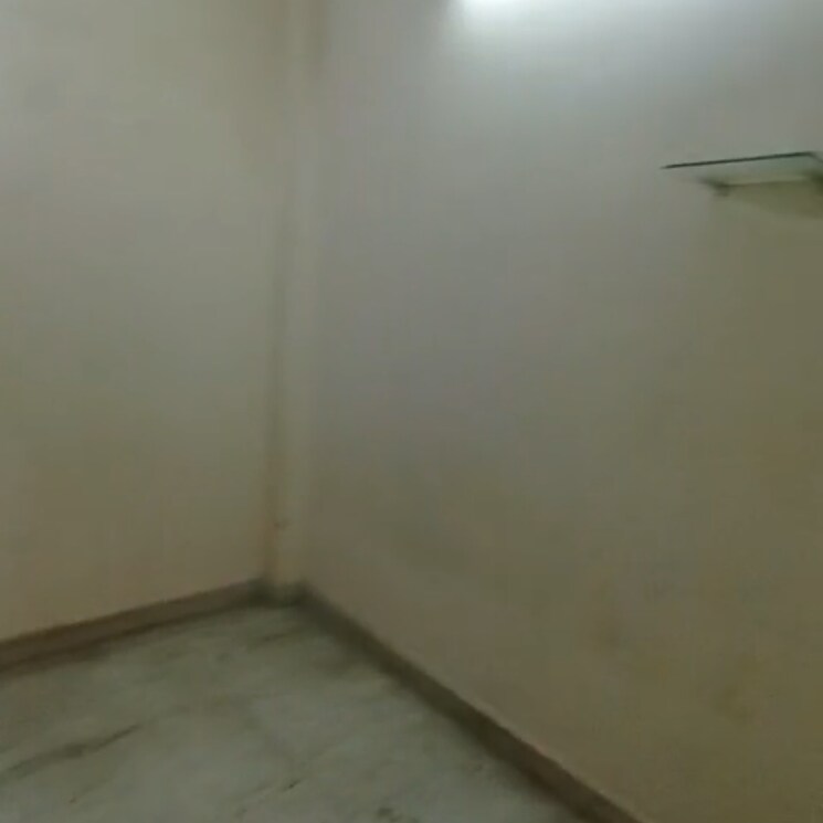 Room, rohini sector 24 1 Bedroom 350 Sq.Ft. Builder Floor In Rohini Sector 24 Delhi 9036372