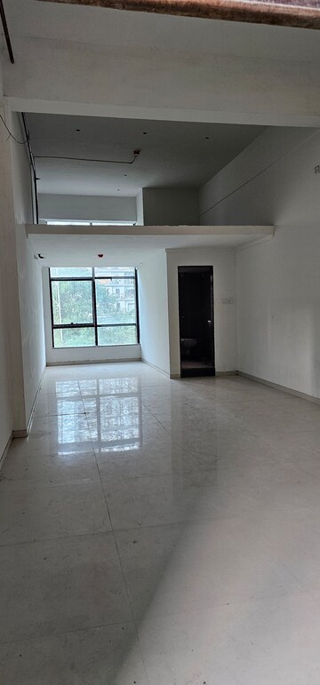 Room in  Office Space at Magic Square, Malad East – for Rent