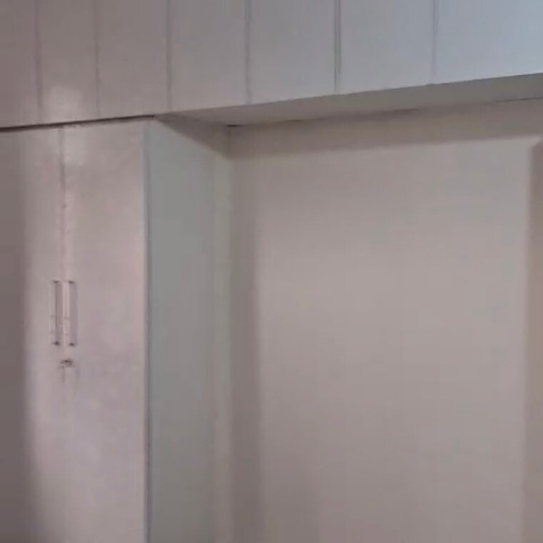 Room, rohini sector 24 3 Bedroom 900 Sq.Ft. Builder Floor In Rohini Sector 24 Delhi 9036399