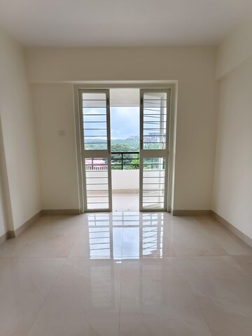 Room in 2 BHK Apartment at Vishwas Paradise, Vadgaon Budruk – for Sale