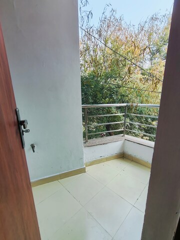 Balcony in 1 BHK Builder Floor at Vipul Square, Sushant Lok I – for Rent