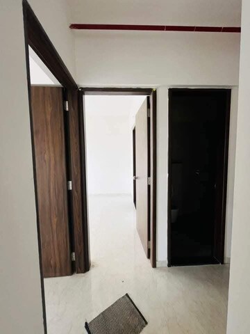 Room in 2 BHK Apartment at Majestique Towers, Kharadi – for Rent