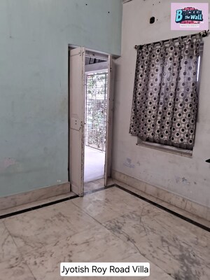 Room in 6+ BHK Villa at New Alipore – for Sale