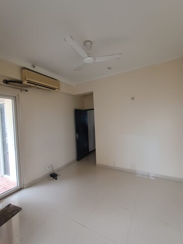 Room in 3 BHK Apartment at Dasnac The Jewel, Sector 75 – for Rent