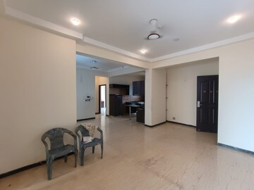 Room in 3 BHK Apartment at Dasnac The Jewel, Sector 75 – for Rent