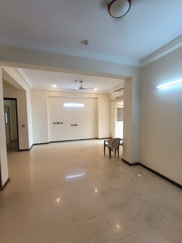 Room in 3 BHK Apartment at Dasnac The Jewel, Sector 75 – for Rent