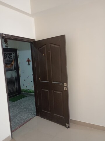 Room in 3 BHK Apartment at JM Aroma, Sector 75 – for Rent