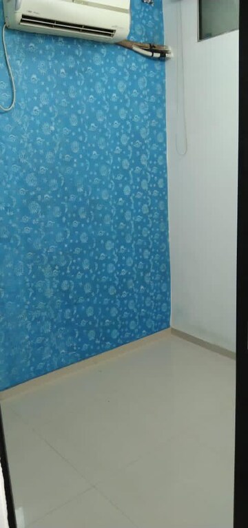 Room in 1 BHK Apartment at Anand Bhuvan Matunga, Matunga West – for Rent