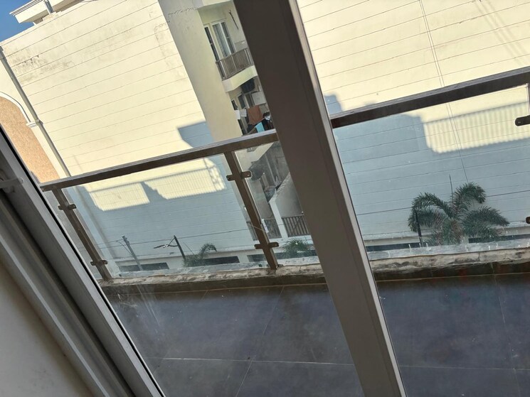 Balcony, prem-bansal-sapphire-court 3 Bedroom 1690 Sq.Ft. Apartment In Patiala Road Zirakpur 9036483