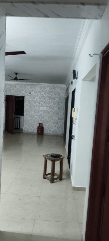 Room in 3 BHK Apartment at Mowa – for Rent