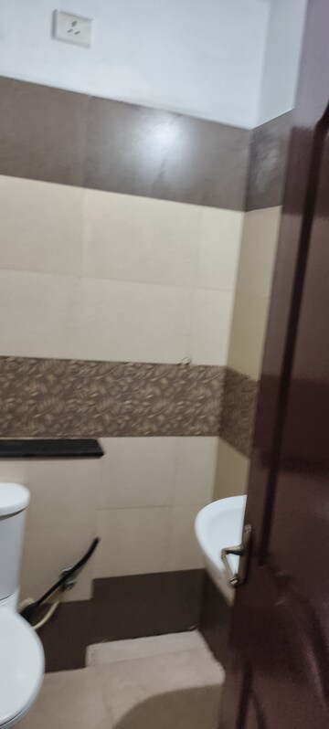 Bedroom in 3 BHK Apartment at Mowa – for Rent