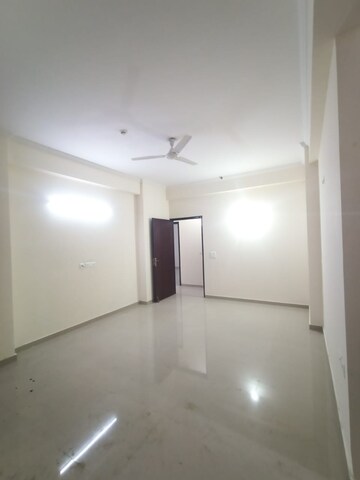 Room in 3 BHK Apartment at Apex Athena, Sector 75 – for Rent