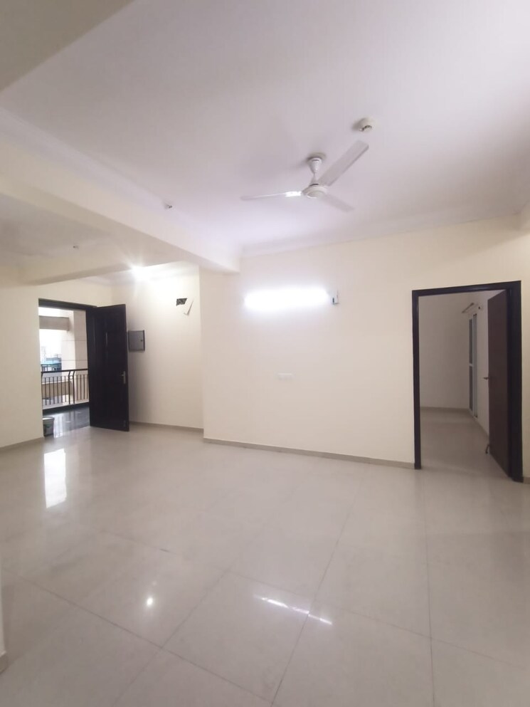 Room, apex-athena 3 Bedroom 1895 Sq.Ft. Apartment In Sector 75 Noida 9036486