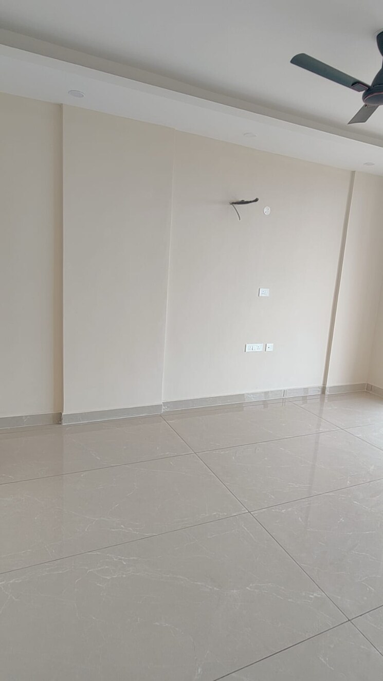 Room, mrs-hi-greens 3 Bedroom 1730 Sq.Ft. Apartment In Kishanpura Zirakpur 9036488