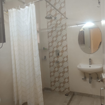 Bathroom in 2 BHK Builder Floor at Saket – for Rent