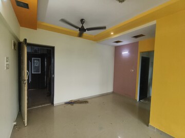 Room in 2 BHK Apartment at Vrindavan Height, Nalasopara East – for Rent