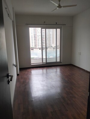 Room in 1.5 BHK Apartment at Runwal Euphoria, Kondhwa – for Sale
