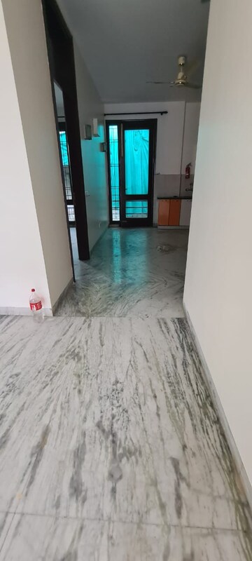 Bedroom in 3 BHK Builder Floor at Sector 43 – for Rent