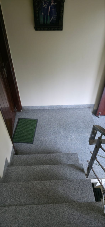 Staircase in 3 BHK Builder Floor at Sector 43 – for Rent