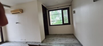 Room in 3 BHK Builder Floor at Sector 43 – for Rent