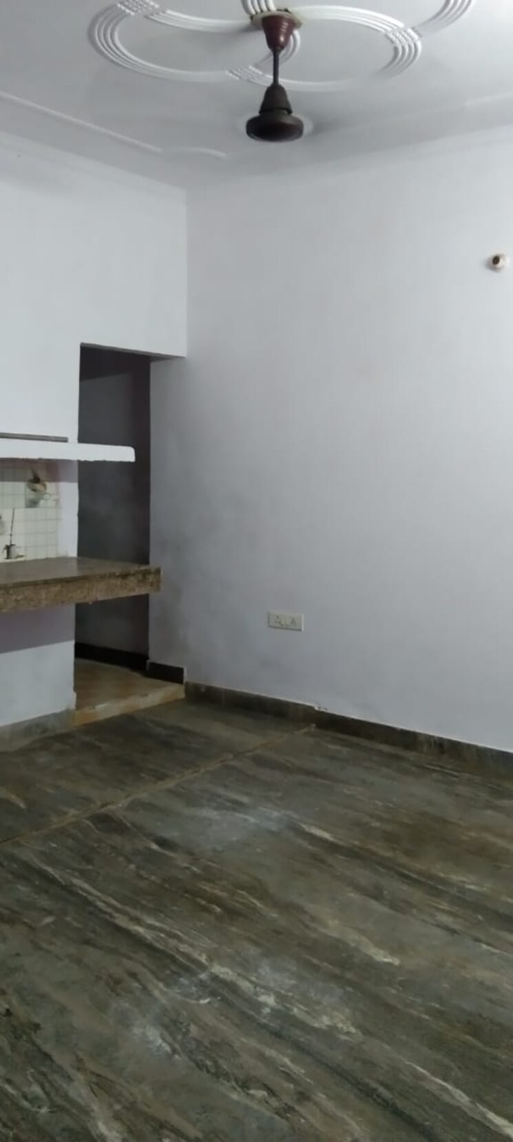 Room, kishangarh 1 Bedroom 500 Sq.Ft. Builder Floor In Kishangarh Delhi 9036557