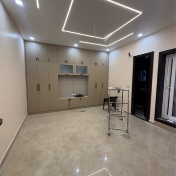 Room in 5 BHK Villa at Gomti Nagar – for Sale