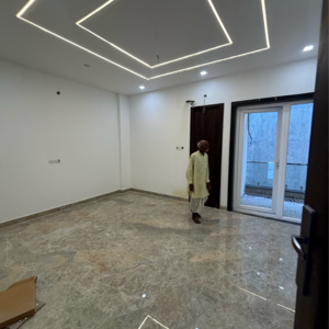 Room in 5 BHK Villa at Gomti Nagar – for Sale