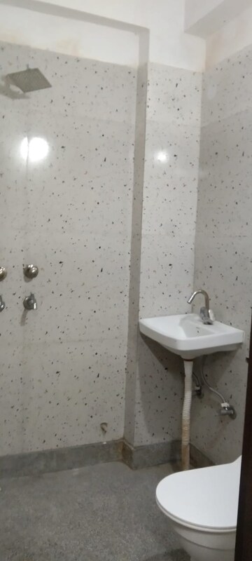 Attached Bathroom in 1 BHK Builder Floor at Kishangarh – for Rent