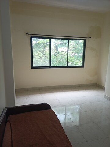 Room in 1.5 BHK Apartment at Adarsh Nagar Society, Worli – for Rent